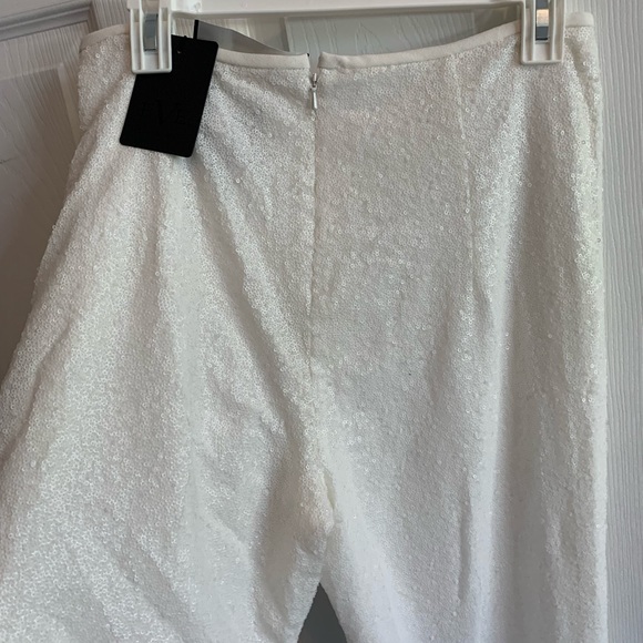 Black Halo Wide Leg Sequined White pants - Picture 7 of 15